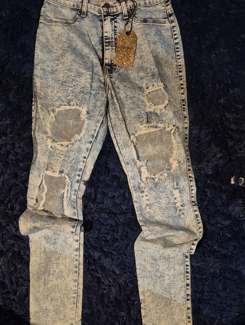 Vibrant Women's Light Blue Acid Wash Skinny Jeans with Distressed Knees